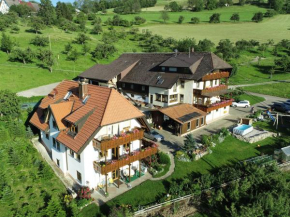 Ferienwohnungen Maierhof Oberried
